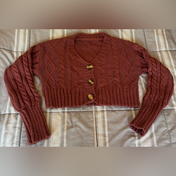 Cable knit crop cardigan - Picture 4 of 8